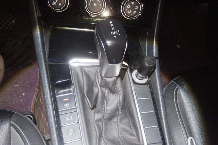 Used Volkswagen Sagitar 2019 280TSI DSG Comfort Version China VI Standard Gear Lever