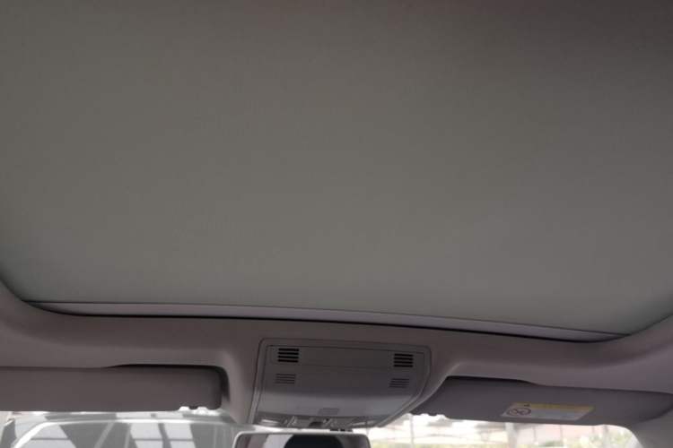 Used Volkswagen Sagitar 2019 200TSI DSG Comfort Version China VI Standard Headliner