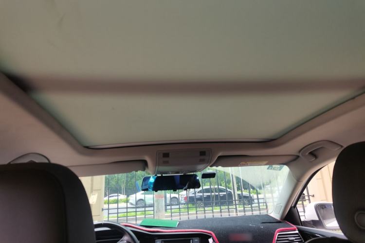 Used Volkswagen Sagitar 2019 200TSI DSG Comfort Version China VI Standard Headliner