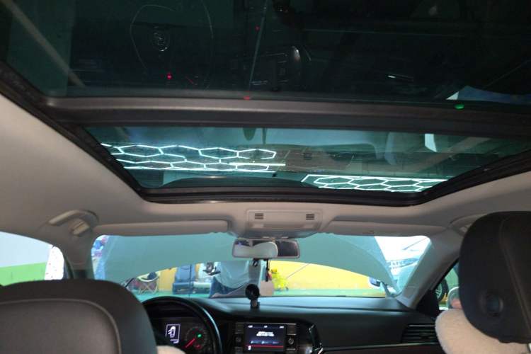 Used Volkswagen Sagitar 2019 200TSI DSG Comfort Version China VI Standard Headliner