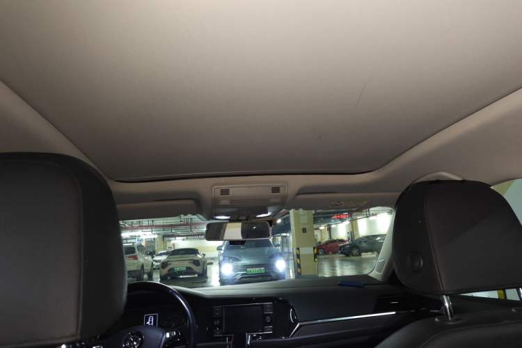 Used Volkswagen Sagitar 2019 280TSI DSG Comfort Version China V Standard Headliner