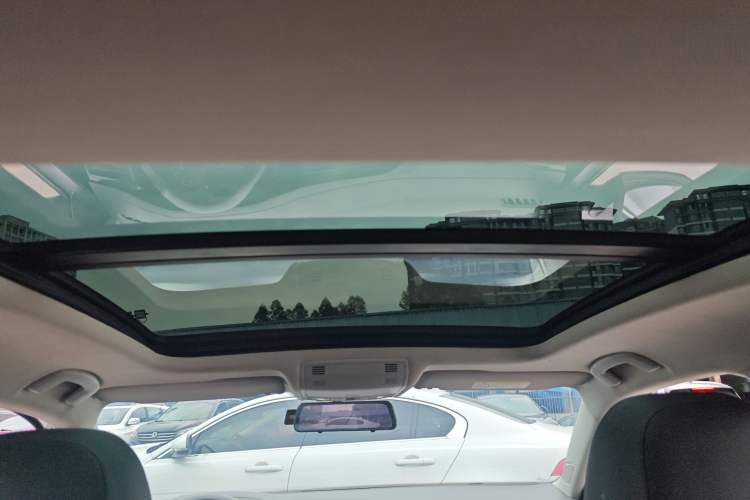 Used Volkswagen Sagitar 2019 280TSI DSG Comfort Version China VI Standard Headliner