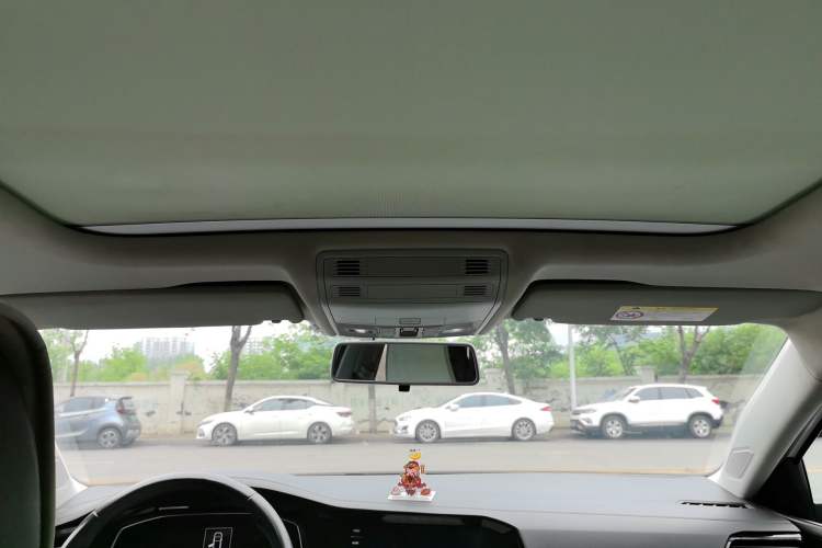 Used Volkswagen Sagitar 2019 200TSI DSG Comfort Version China VI Standard Headliner