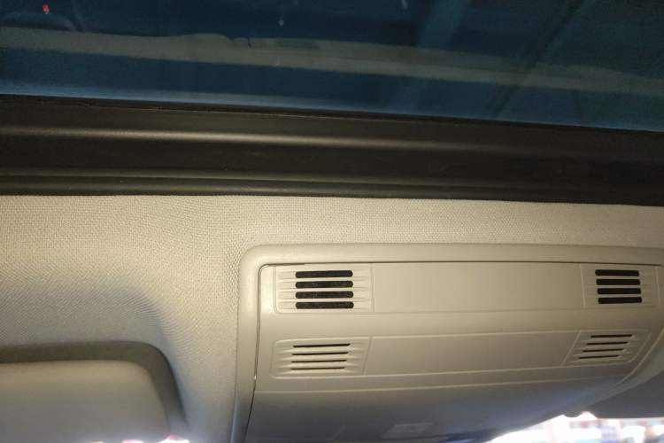 Used Volkswagen Sagitar 2019 200TSI DSG Comfort Version China VI Standard Headliner