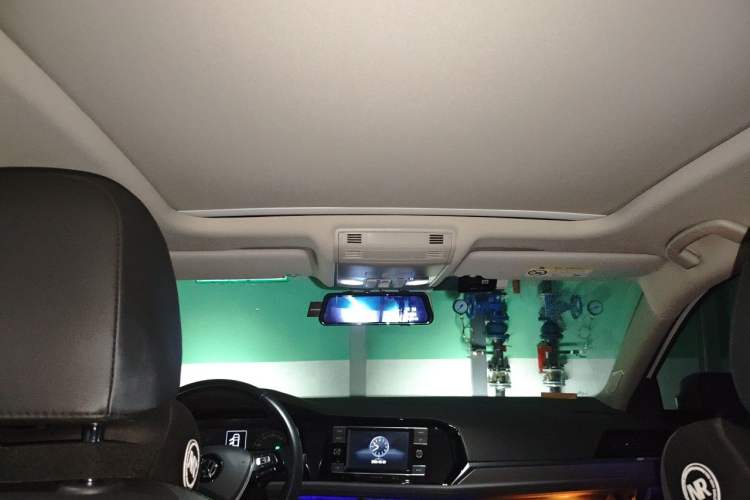 Used Volkswagen Sagitar 2019 200TSI DSG Comfort Version China VI Standard Headliner