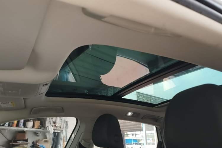 Used Volkswagen Sagitar 2019 280TSI DSG Comfort Version China VI Standard Headliner