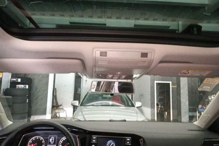 Used Volkswagen Sagitar 2019 280TSI DSG Comfort Version China VI Standard Headliner