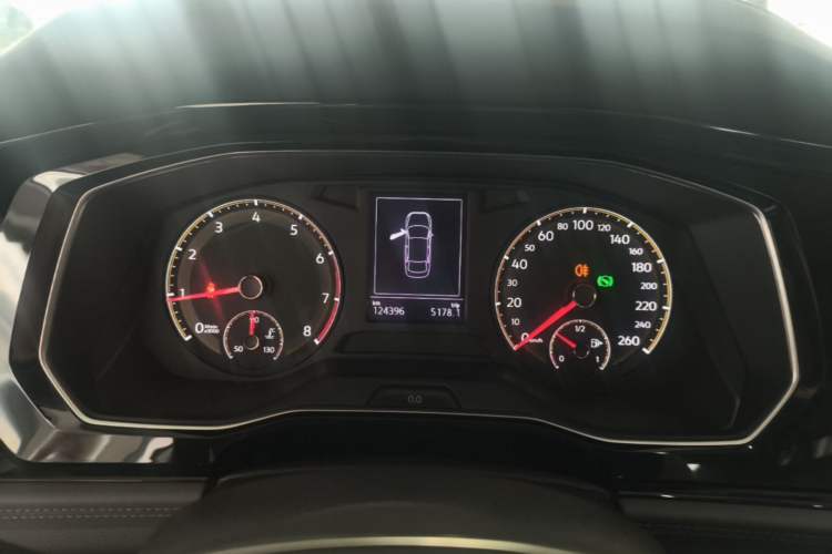 Used Volkswagen Sagitar 2019 200TSI DSG Comfort Version China VI Standard Instrument Cluster