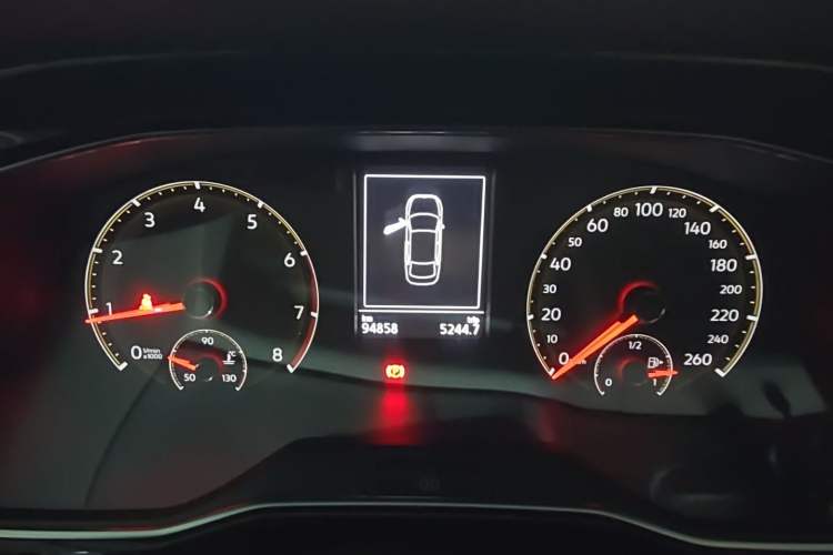 Used Volkswagen Sagitar 2019 200TSI DSG Comfort Version China VI Standard Instrument Cluster