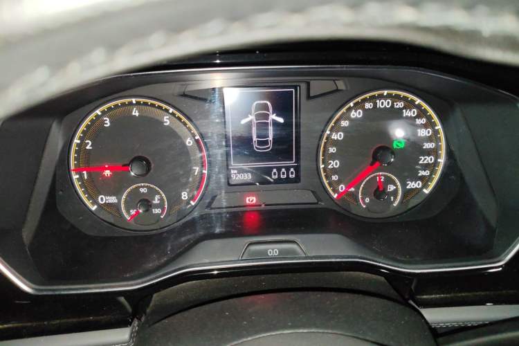 Used Volkswagen Sagitar 2019 200TSI DSG Comfort Version China VI Standard Instrument Cluster