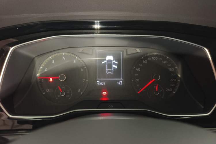 Used Volkswagen Sagitar 2019 200TSI DSG Comfort Version China VI Standard Instrument Cluster