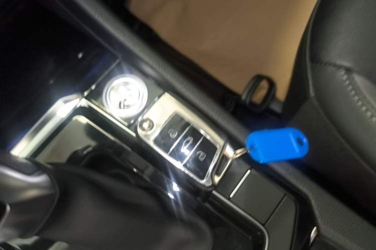 Used Volkswagen Sagitar 2019 200TSI DSG Comfort Version China VI Standard Interior 1