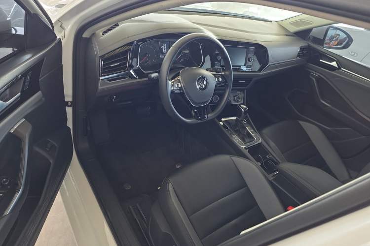 Used Volkswagen Sagitar 2019 280TSI DSG Comfort Version China VI Standard Interior 1