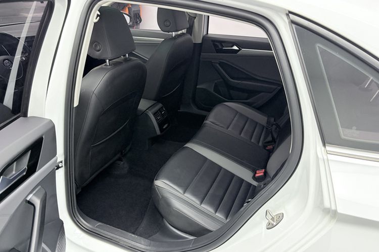 Used Volkswagen Sagitar 2019 280TSI DSG Comfort Version China VI Standard Interior 1