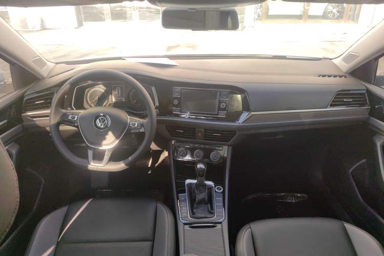 Used Volkswagen Sagitar 2019 200TSI DSG Comfort Version China V Standard Interior 3