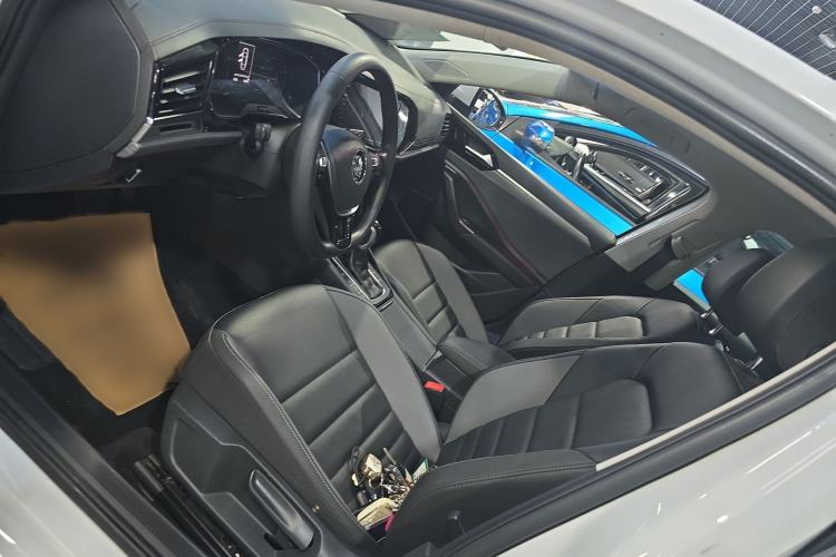 Used Volkswagen Sagitar 2019 200TSI DSG Comfort Version China VI Standard Interior 3