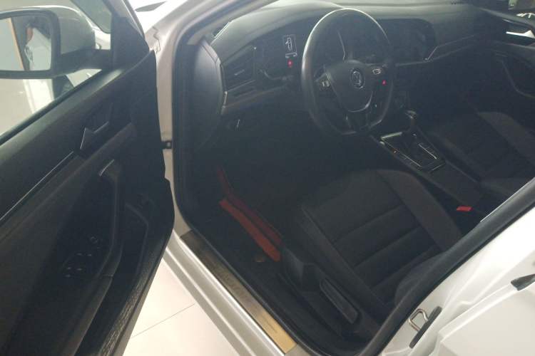 Used Volkswagen Sagitar 2019 280TSI DSG Comfort Version China VI Standard Interior 3