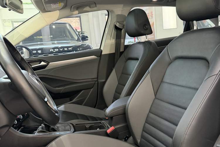 Used Volkswagen Sagitar 2019 280TSI DSG Comfort Version China V Standard Interior 3