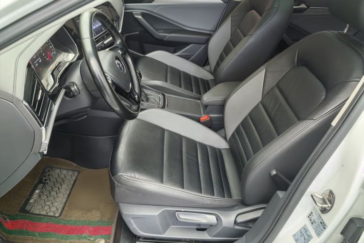 Used Volkswagen Sagitar 2019 280TSI DSG Comfort Version China V Standard Interior 4