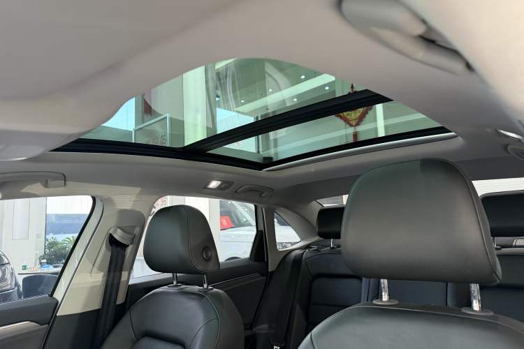Used Volkswagen Sagitar 2019 280TSI DSG Comfort Version China V Standard Interior 5
