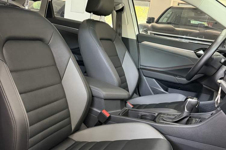 Used Volkswagen Sagitar 2019 280TSI DSG Comfort Version China V Standard Interior 6