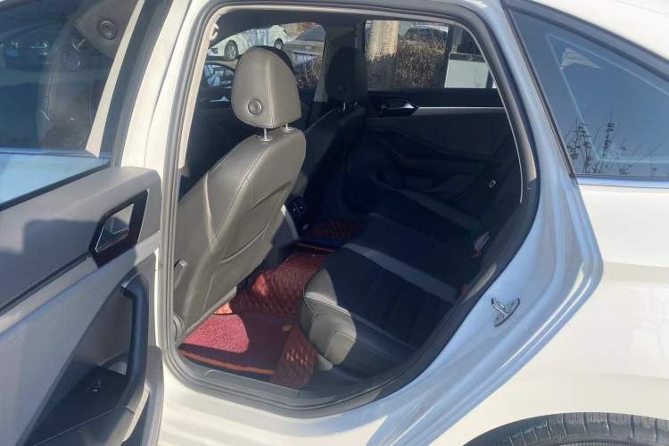 Used Volkswagen Sagitar 2019 200TSI DSG Comfort Version China VI Standard Interior 7