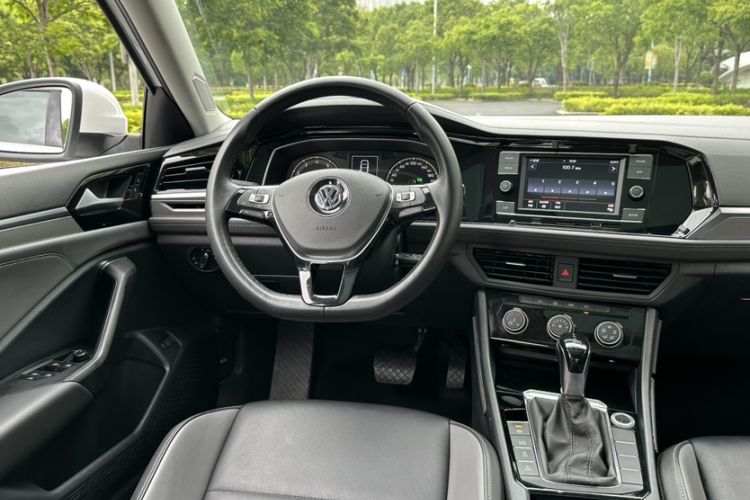 Used Volkswagen Sagitar 2019 200TSI DSG Comfort Version China V Standard Interior 7