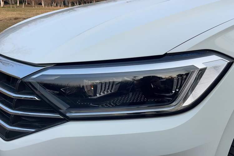 Used Volkswagen Sagitar 2019 280TSI DSG Luxury Version China VI Standard Left Front Headlight