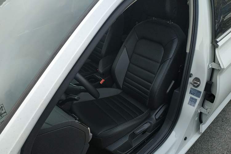 Used Volkswagen Sagitar 2019 280TSI DSG Comfort Version China VI Standard Left Front Seat