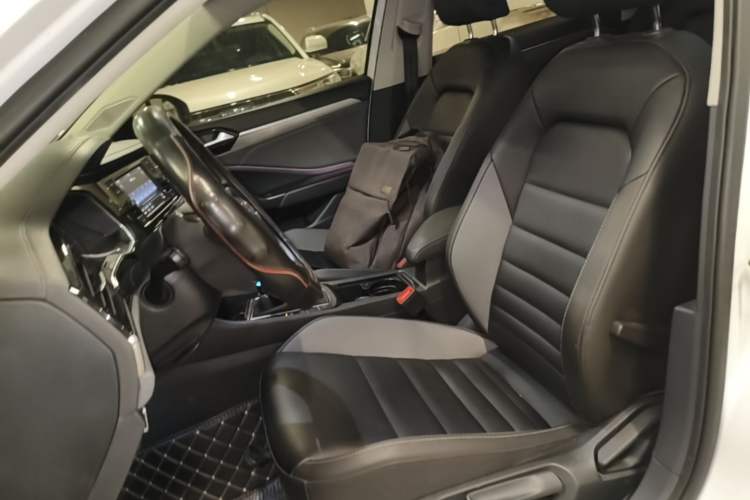 Used Volkswagen Sagitar 2019 200TSI DSG Comfort Version China VI Standard Left Front Seat