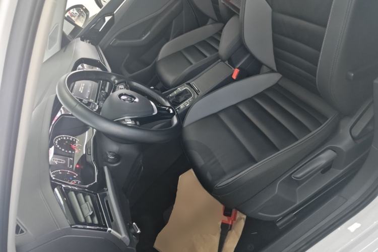 Used Volkswagen Sagitar 2019 280TSI DSG Comfort Version China V Standard Left Front Seat