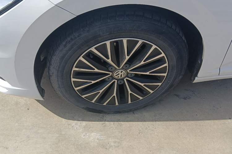 Used Volkswagen Sagitar 2019 200TSI DSG Comfort Version China VI Standard Left Front Wheel Hub