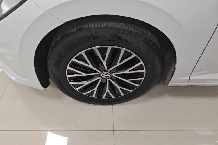 Used Volkswagen Sagitar 2019 280TSI DSG Comfort Version China VI Standard Left Front Wheel Hub