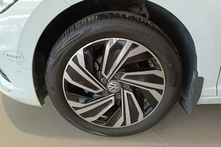 Used Volkswagen Sagitar 2019 280TSI DSG Luxury Version China VI Standard Left Front Wheel Hub