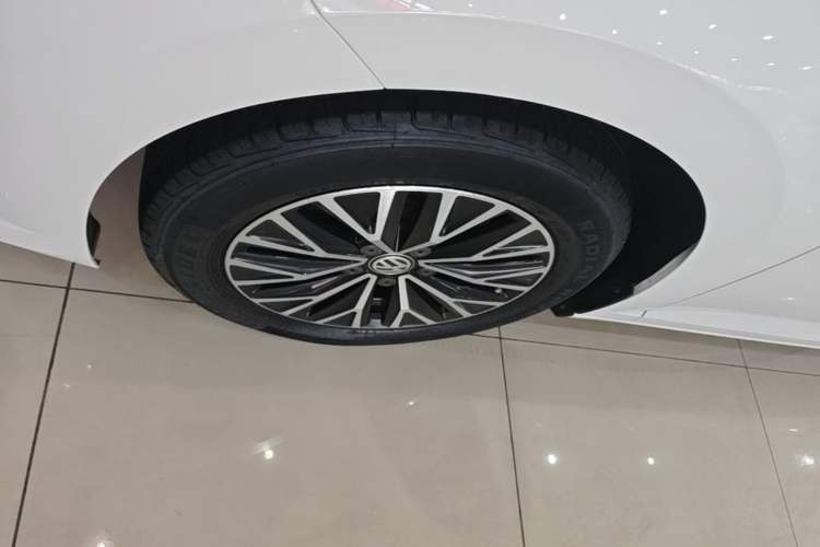 Used Volkswagen Sagitar 2019 200TSI DSG Comfort Version China VI Standard Left Front Wheel Hub
