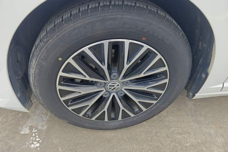 Used Volkswagen Sagitar 2019 280TSI DSG Comfort Version China VI Standard Left Front Wheel Hub
