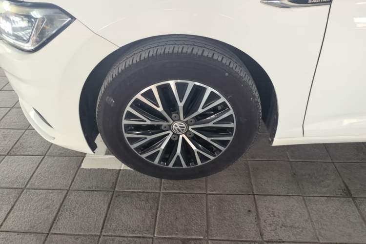 Used Volkswagen Sagitar 2019 280TSI DSG Comfort Version China VI Standard Left Front Wheel Hub