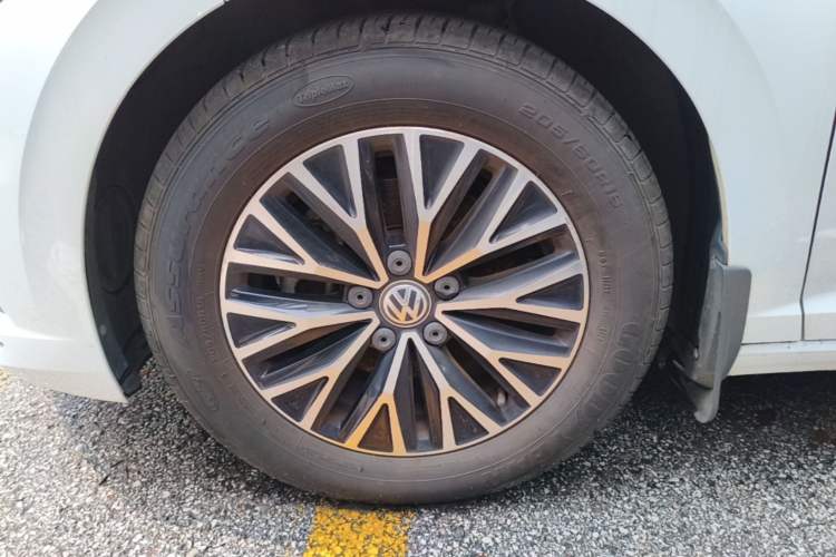 Used Volkswagen Sagitar 2019 200TSI DSG Comfort Version China VI Standard Left Front Wheel Hub