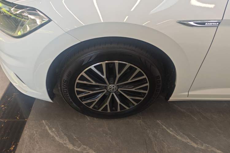 Used Volkswagen Sagitar 2019 280TSI DSG Comfort Version China VI Standard Left Front Wheel Hub