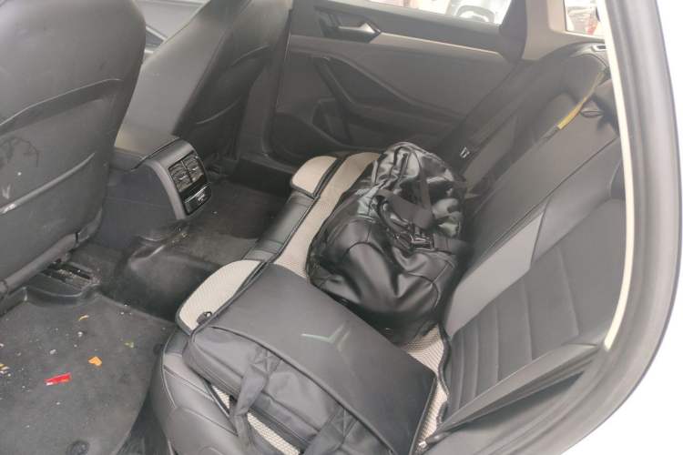 Used Volkswagen Sagitar 2019 200TSI DSG Comfort Version China VI Standard Left Rear Seat