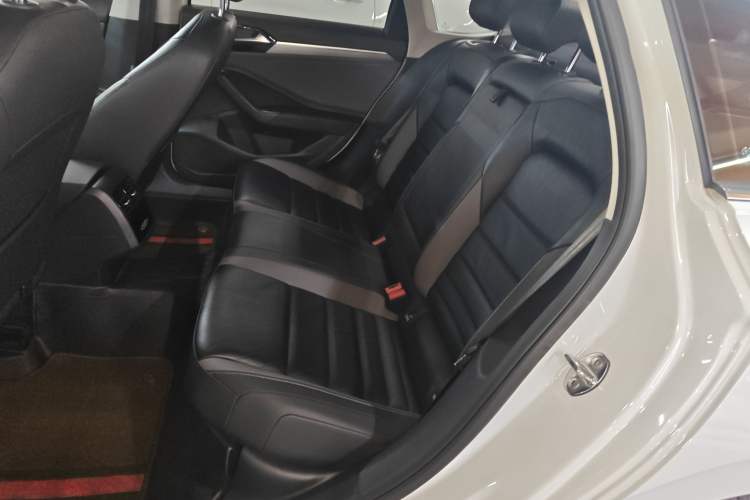 Used Volkswagen Sagitar 2019 280TSI DSG Comfort Version China V Standard Left Rear Seat