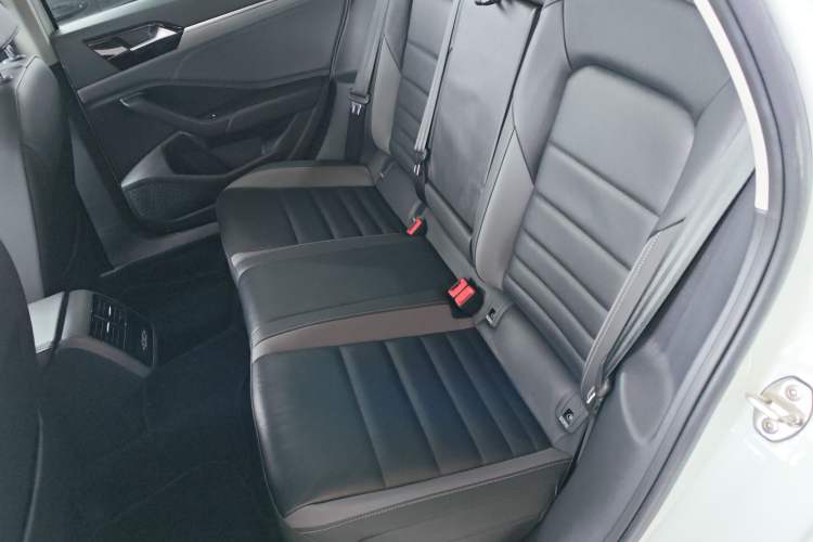 Used Volkswagen Sagitar 2019 200TSI DSG Comfort Version China VI Standard Left Rear Seat