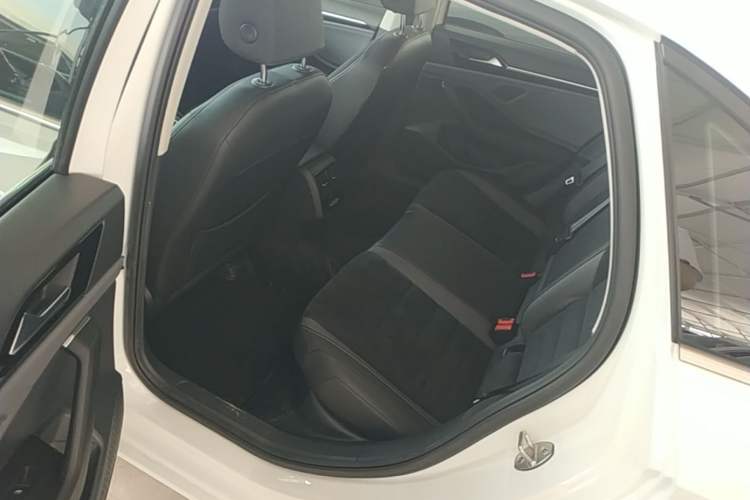 Used Volkswagen Sagitar 2019 280TSI DSG Luxury Version China VI Standard Left Rear Seat