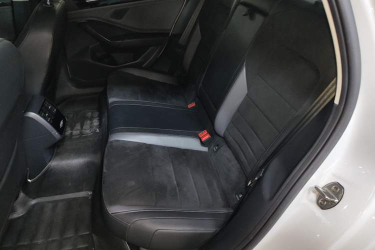 Used Volkswagen Sagitar 2019 280TSI DSG Luxury Version China VI Standard Left Rear Seat