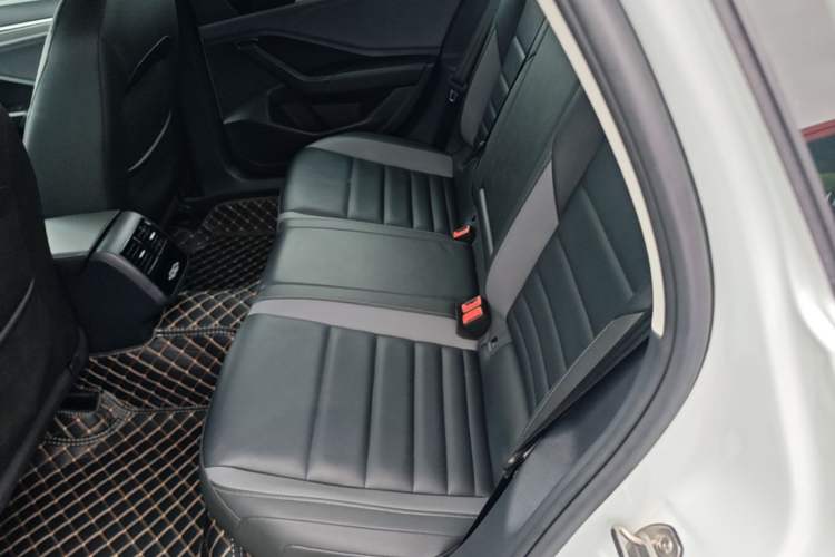 Used Volkswagen Sagitar 2019 280TSI DSG Comfort Version China VI Standard Left Rear Seat