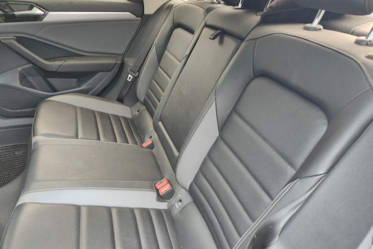Used Volkswagen Sagitar 2019 200TSI Manual Comfort Version China VI Standard Left Rear Seat
