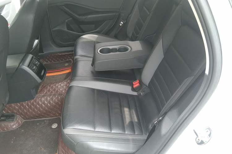 Used Volkswagen Sagitar 2019 280TSI DSG Comfort Version China V Standard Left Rear Seat