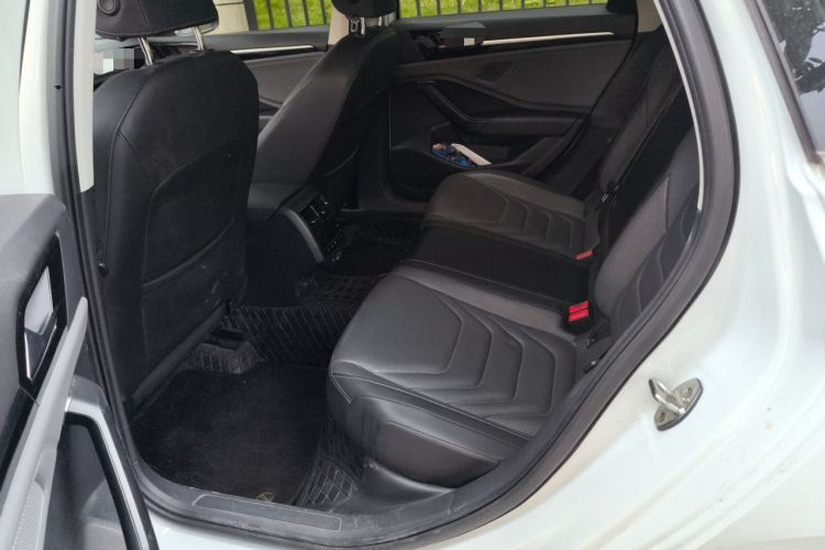 Used Volkswagen Sagitar 2019 280TSI DSG Flagship Model China V Standard Left Rear Seat