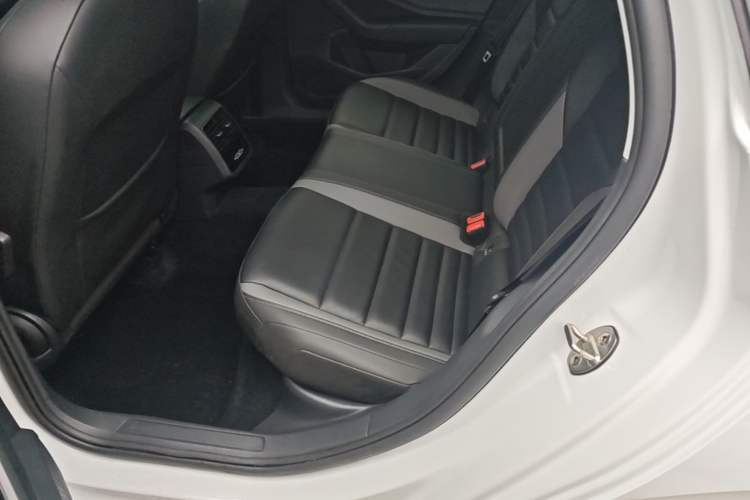 Used Volkswagen Sagitar 2019 200TSI DSG Comfort Version China VI Standard Left Rear Seat