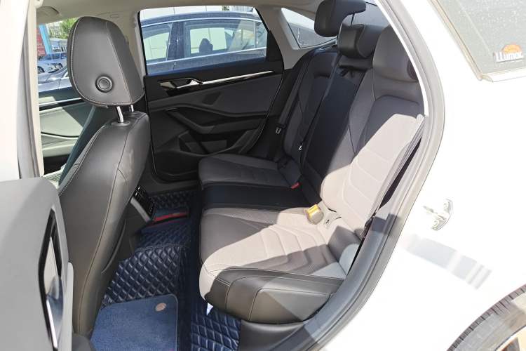 Used Volkswagen Sagitar 2019 280TSI DSG Flagship Model China V Standard Left Rear Seat